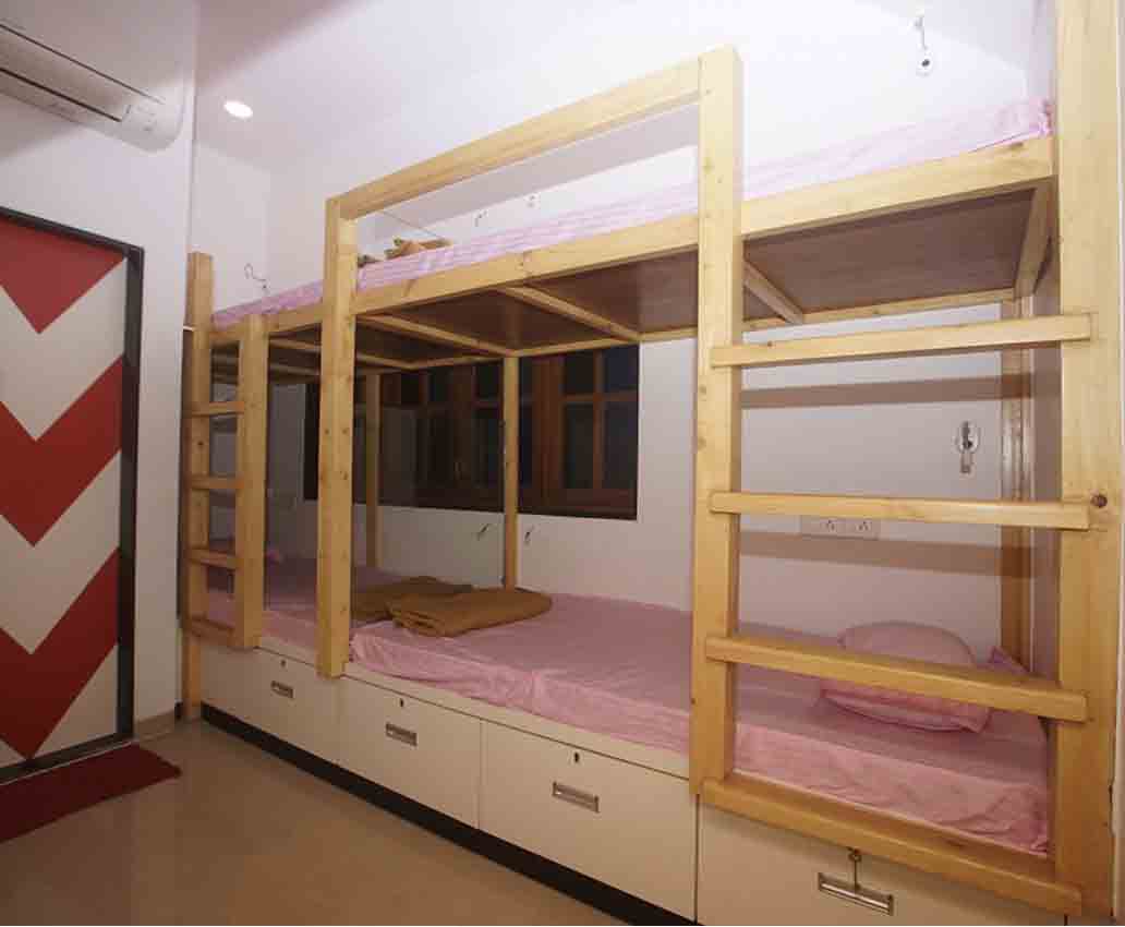 dormitory in andheri east